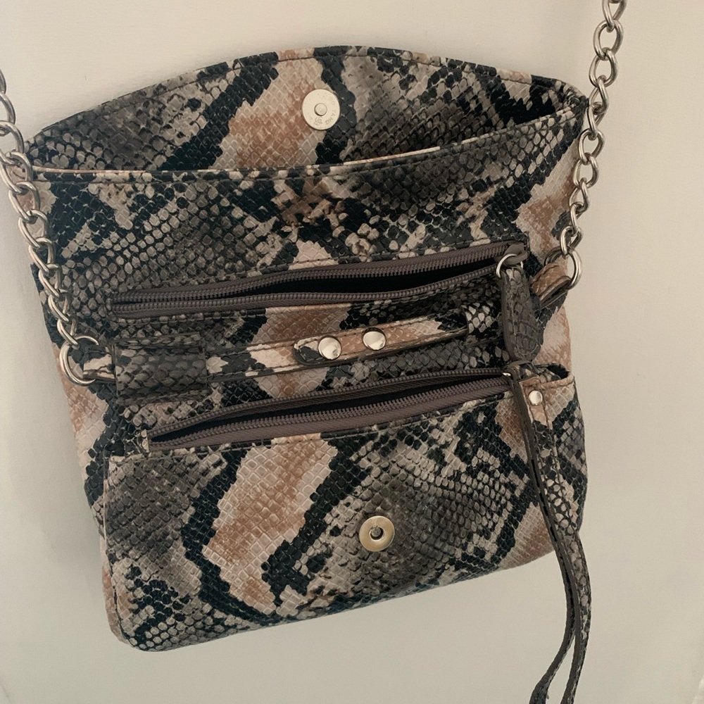 Nine West reptile print purse. Faux snake skin. - Picture 3 of 4